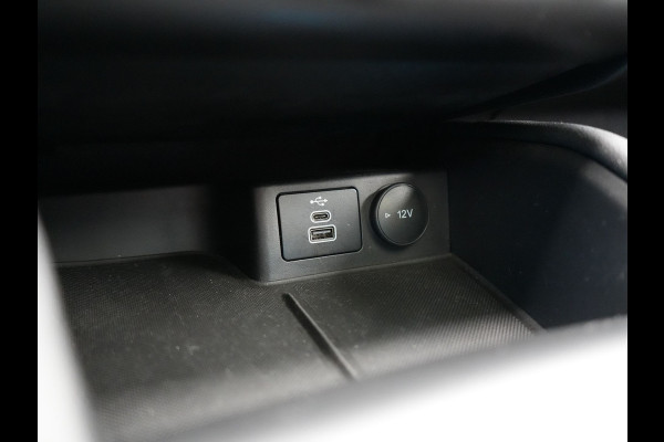 Ford Kuga 2.5 ST Line Plug In Hybrid 225pkDealer O.H. PHEV | Panodak | Head Up | Camera | Apple Carplay | Sportstoelen Verwarmd | Cruise Control | Keyless | Lane Assist | Navigatie | Virtual | DAB |