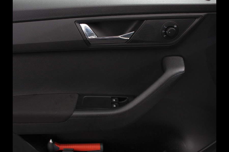 Škoda Fabia Combi 1.0 TSI Automaat Business Edition | Trekhaak | Navigatie | Apple Carplay/Android Auto | Parkeersensoren achter | Stoelverwarming | Cruise Control | Airco | | Lichtmetalen velgen Škoda Fabia Combi 1.0 TSI Automaat Business Edition | Trekhaak | Navigatie | Apple Carplay/Android Auto | Parkeersensoren achter | Stoelverwarming | Cruise Control | Airco | | Lichtmetalen velgen