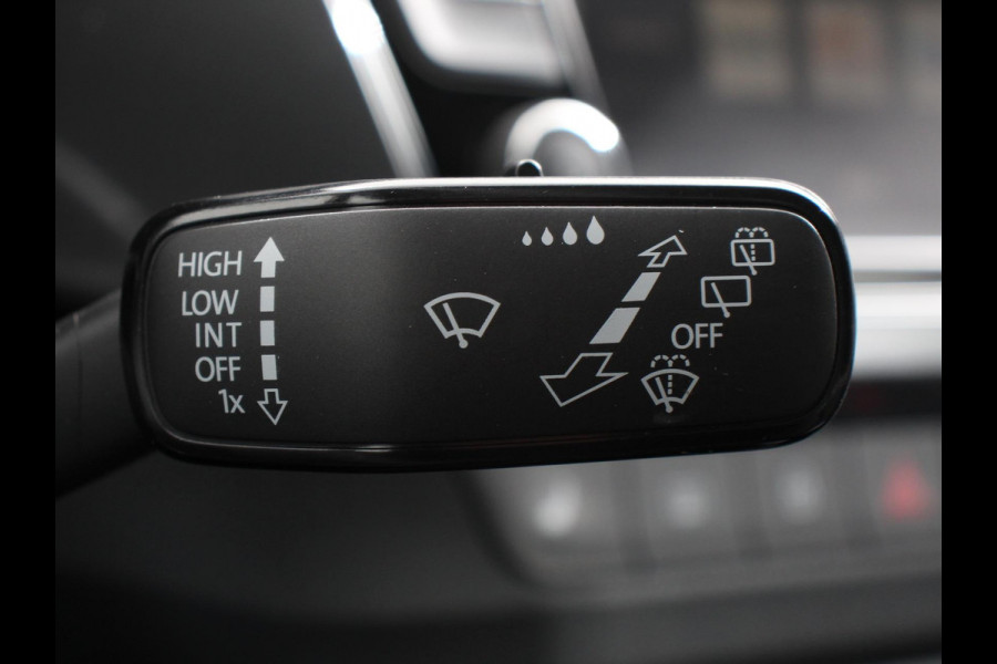 Škoda Fabia Combi 1.0 TSI Automaat Business Edition | Trekhaak | Navigatie | Apple Carplay/Android Auto | Parkeersensoren achter | Stoelverwarming | Cruise Control | Airco | | Lichtmetalen velgen Škoda Fabia Combi 1.0 TSI Automaat Business Edition | Trekhaak | Navigatie | Apple Carplay/Android Auto | Parkeersensoren achter | Stoelverwarming | Cruise Control | Airco | | Lichtmetalen velgen