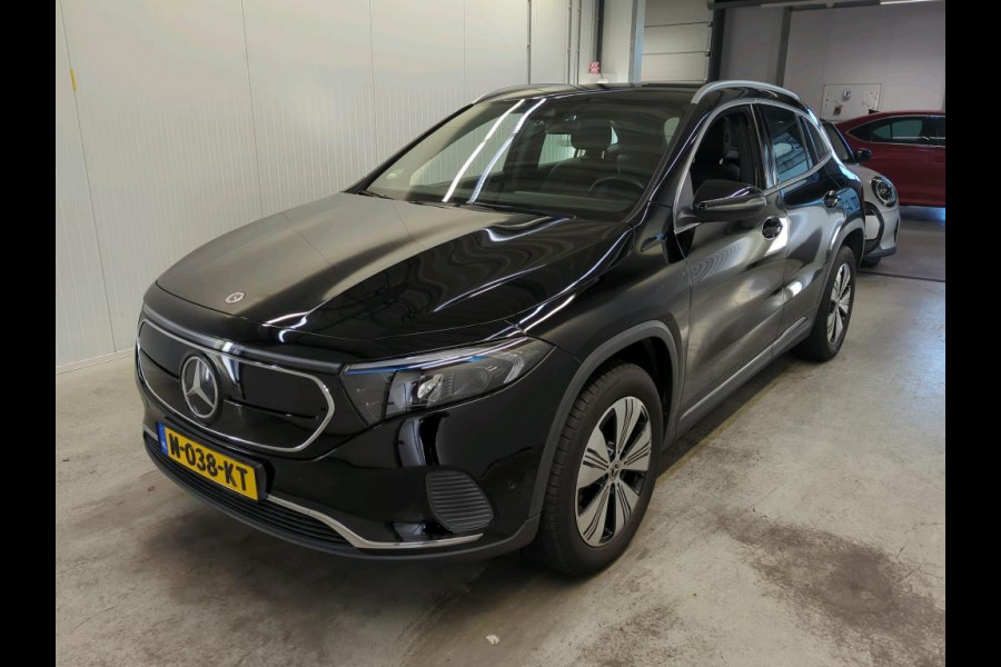 Mercedes-Benz EQA 250 Business Sol. Luxury 67 kWh | Navi | Camera | Sfeer Verlichting |