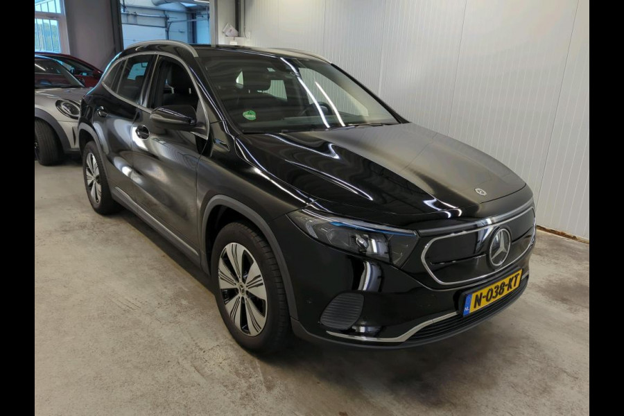 Mercedes-Benz EQA 250 Business Sol. Luxury 67 kWh | Navi | Camera | Sfeer Verlichting |