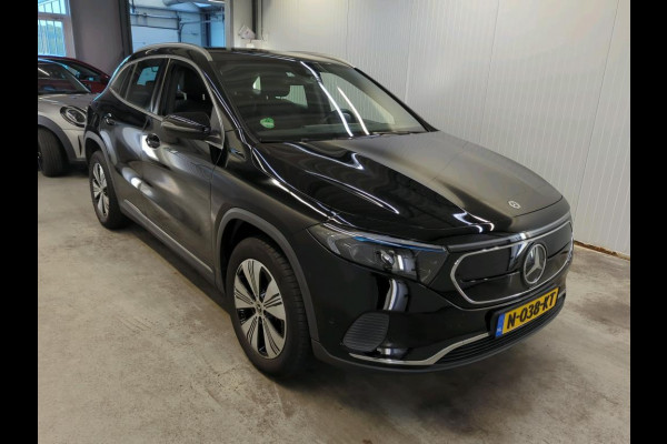 Mercedes-Benz EQA 250 Business Sol. Luxury 67 kWh | Navi | Camera | Sfeer Verlichting |
