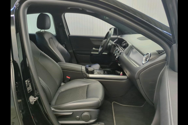 Mercedes-Benz EQA 250 Business Sol. Luxury 67 kWh | Navi | Camera | Sfeer Verlichting |