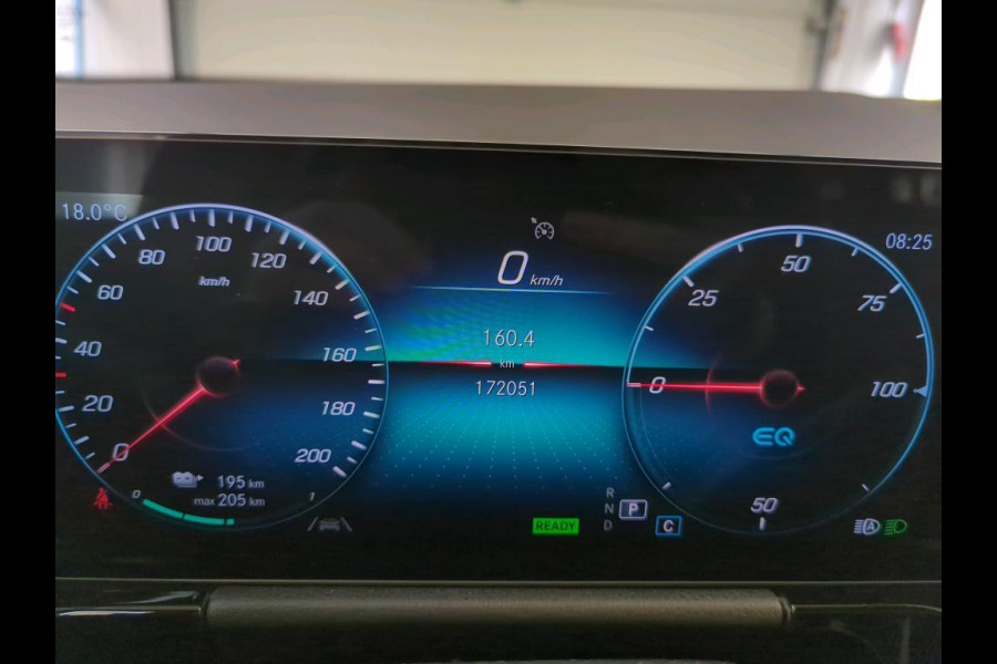 Mercedes-Benz EQA 250 Business Sol. Luxury 67 kWh | Navi | Camera | Sfeer Verlichting |
