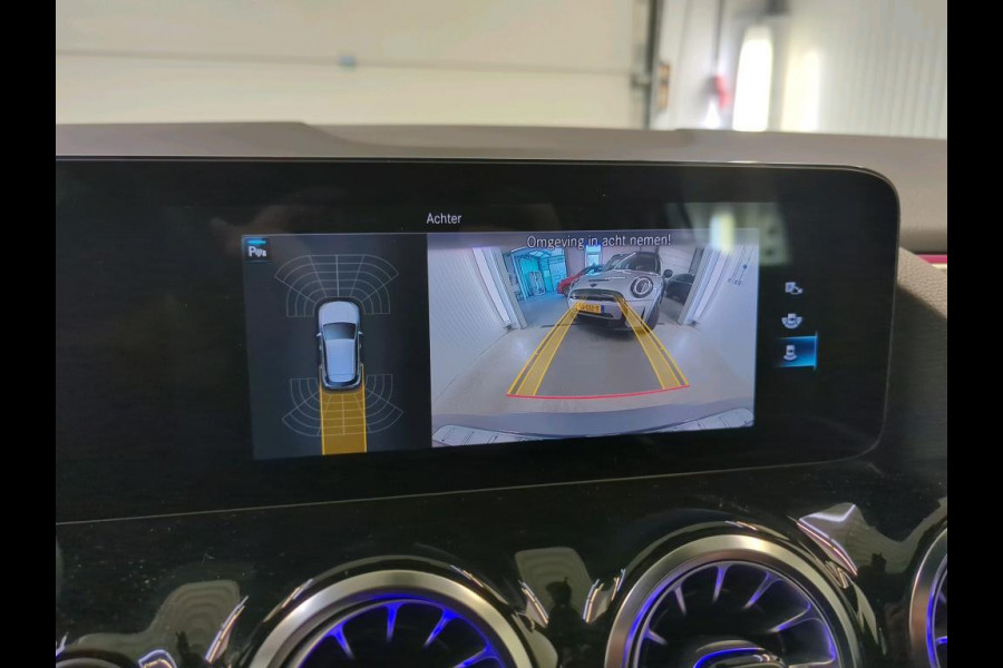 Mercedes-Benz EQA 250 Business Sol. Luxury 67 kWh | Navi | Camera | Sfeer Verlichting |