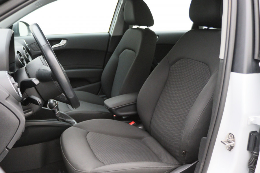 Audi A1 Sportback 1.0 TFSI Advance Sport Automaat Two-Tone, Navigatie, Climate, Stoelverwarming, Cruise, PDC