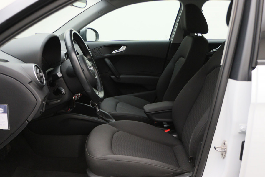 Audi A1 Sportback 1.0 TFSI Advance Sport Automaat Two-Tone, Navigatie, Climate, Stoelverwarming, Cruise, PDC