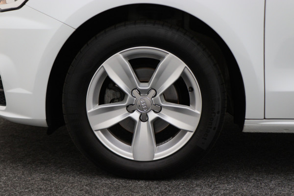 Audi A1 Sportback 1.0 TFSI Advance Sport Automaat Two-Tone, Navigatie, Climate, Stoelverwarming, Cruise, PDC
