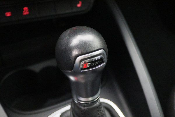 Audi A1 Sportback 1.0 TFSI Advance Sport Automaat Two-Tone, Navigatie, Climate, Stoelverwarming, Cruise, PDC