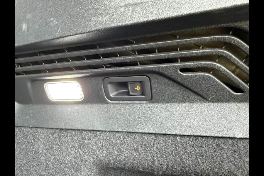 Volkswagen ID.4 Life 77 kWh |  Navi | ECC | Trekhaak |