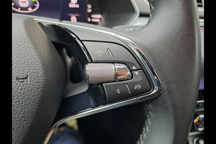 Škoda Superb Combi 1.5 TSI ACT Business Edition | Automaat | LED | Trekhaak | Stoelverwarming | Cruise | All-seasons | PDC |