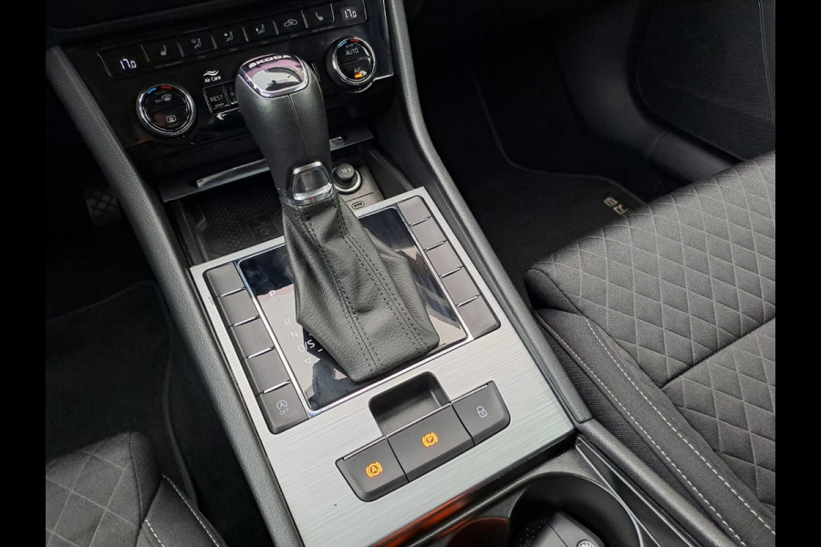 Škoda Superb Combi 1.5 TSI ACT Business Edition | Automaat | LED | Trekhaak | Stoelverwarming | Cruise | All-seasons | PDC |
