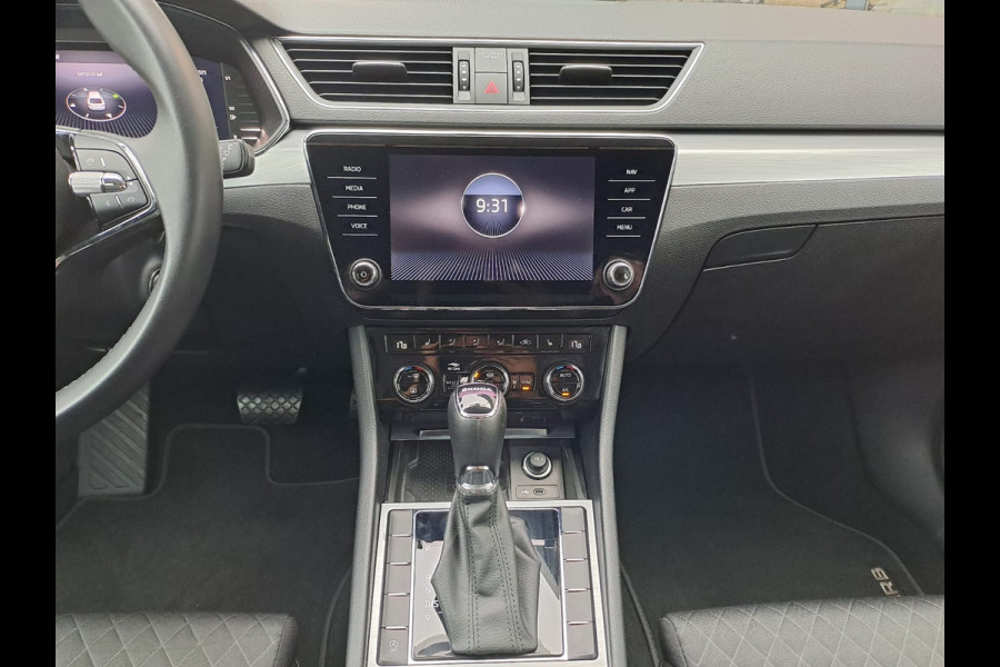 Škoda Superb Combi 1.5 TSI ACT Business Edition | Automaat | LED | Trekhaak | Stoelverwarming | Cruise | All-seasons | PDC |