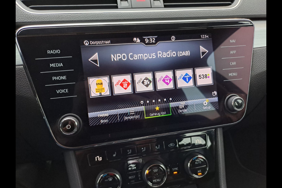 Škoda Superb Combi 1.5 TSI ACT Business Edition | Automaat | LED | Trekhaak | Stoelverwarming | Cruise | All-seasons | PDC |