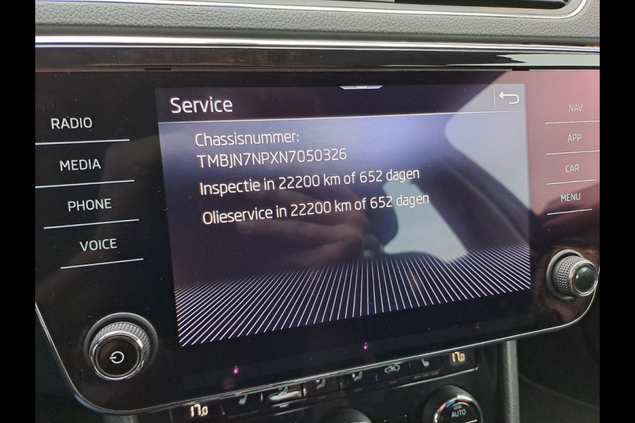 Škoda Superb Combi 1.5 TSI ACT Business Edition | Automaat | LED | Trekhaak | Stoelverwarming | Cruise | All-seasons | PDC |