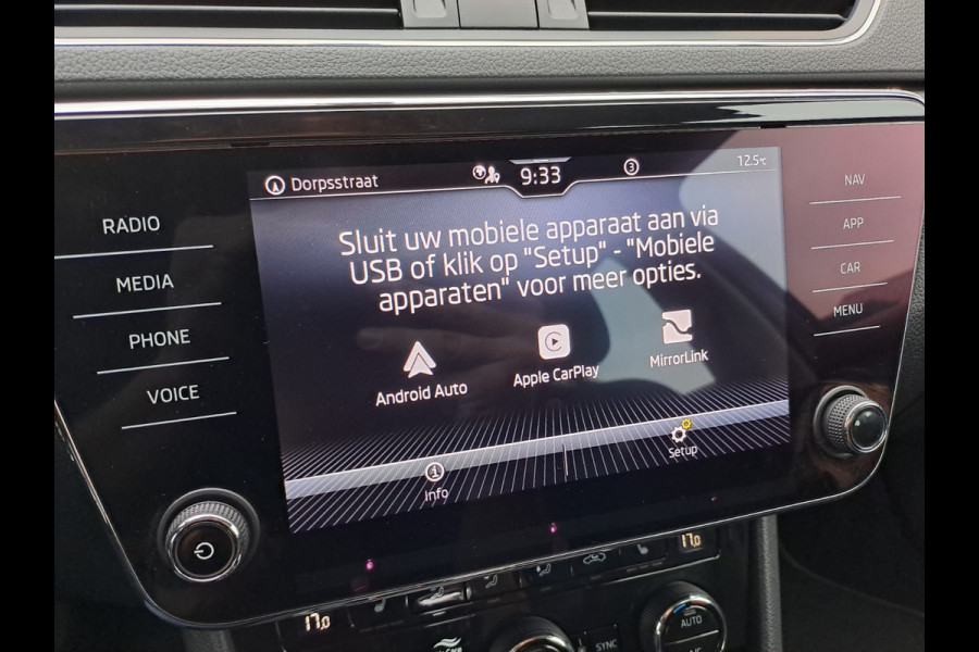 Škoda Superb Combi 1.5 TSI ACT Business Edition | Automaat | LED | Trekhaak | Stoelverwarming | Cruise | All-seasons | PDC |
