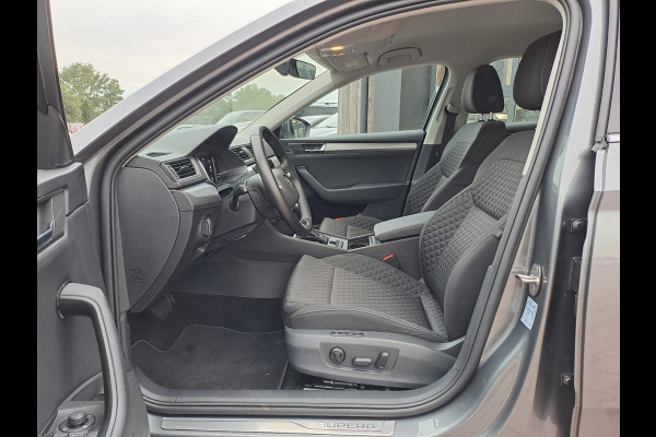 Škoda Superb Combi 1.5 TSI ACT Business Edition | Automaat | LED | Trekhaak | Stoelverwarming | Cruise | All-seasons | PDC |