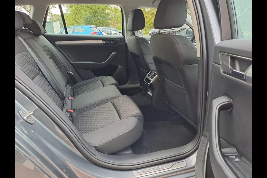Škoda Superb Combi 1.5 TSI ACT Business Edition | Automaat | LED | Trekhaak | Stoelverwarming | Cruise | All-seasons | PDC |