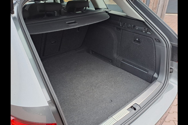 Škoda Superb Combi 1.5 TSI ACT Business Edition | Automaat | LED | Trekhaak | Stoelverwarming | Cruise | All-seasons | PDC |