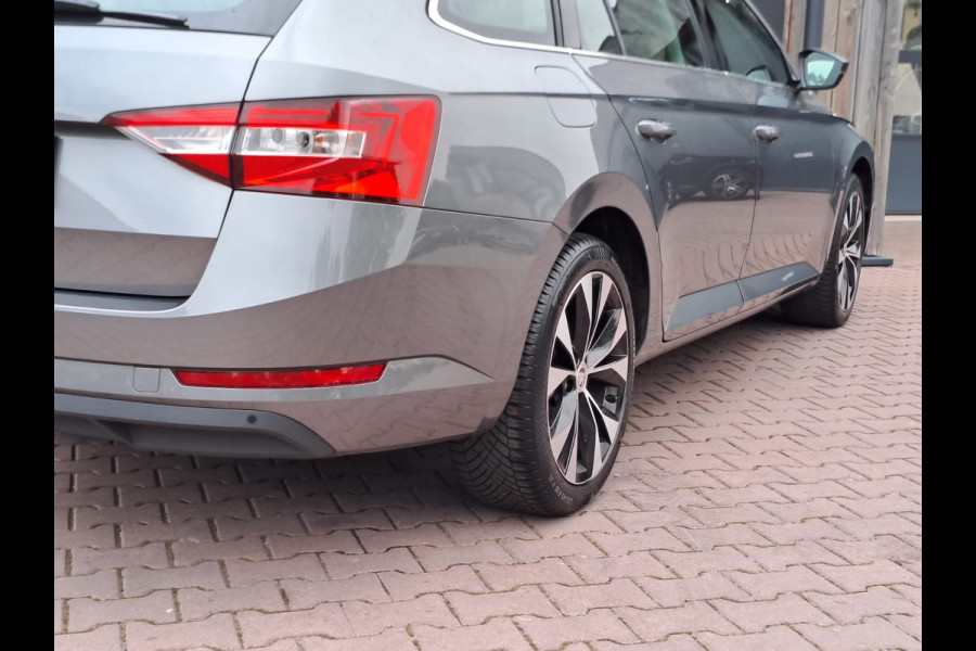 Škoda Superb Combi 1.5 TSI ACT Business Edition | Automaat | LED | Trekhaak | Stoelverwarming | Cruise | All-seasons | PDC |