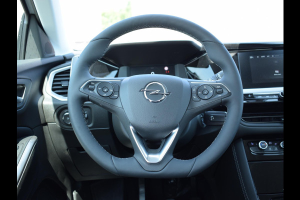 Opel Grandland 1.2 Turbo Level 2 Edition | CARPLAY | PARKEERSENSOREN | WINTERPAKKET | E.C.C. | 16.837km Opel Grandland 1.2 Turbo Level 2 Edition | CARPLAY | PARKEERSENSOREN | WINTERPAKKET | E.C.C. | 16.837km