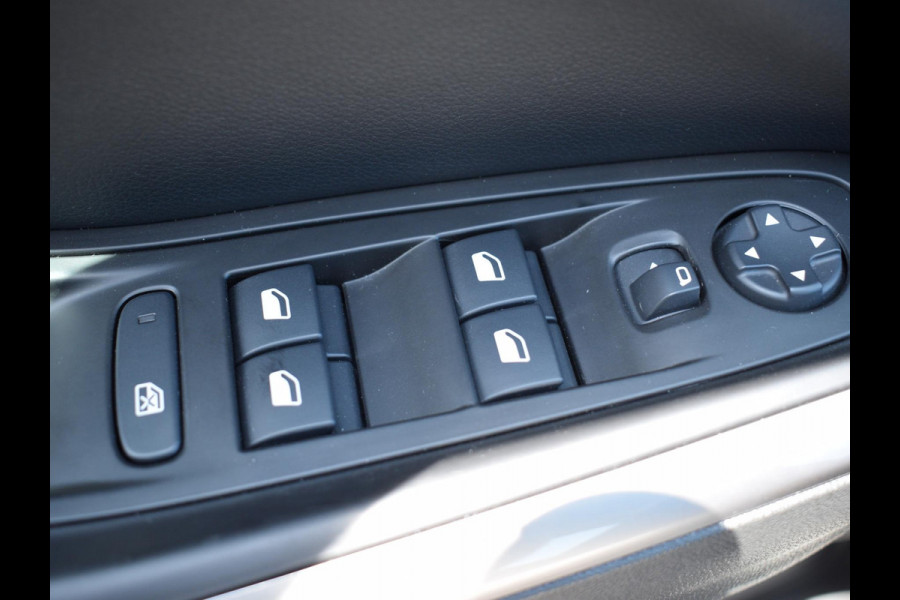 Opel Grandland 1.2 Turbo Level 2 Edition | CARPLAY | PARKEERSENSOREN | WINTERPAKKET | E.C.C. | 16.837km Opel Grandland 1.2 Turbo Level 2 Edition | CARPLAY | PARKEERSENSOREN | WINTERPAKKET | E.C.C. | 16.837km