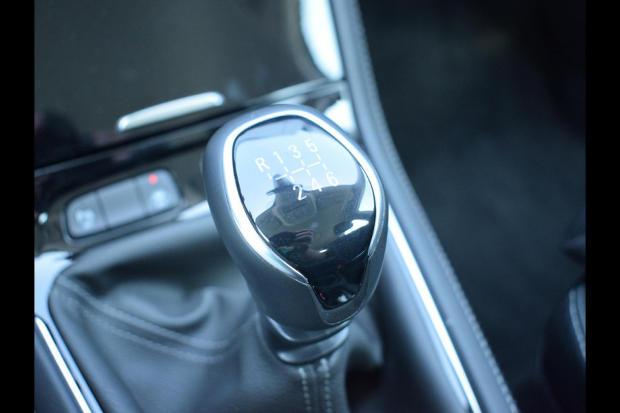 Opel Grandland 1.2 Turbo Level 2 Edition | CARPLAY | PARKEERSENSOREN | WINTERPAKKET | E.C.C. | 16.837km Opel Grandland 1.2 Turbo Level 2 Edition | CARPLAY | PARKEERSENSOREN | WINTERPAKKET | E.C.C. | 16.837km