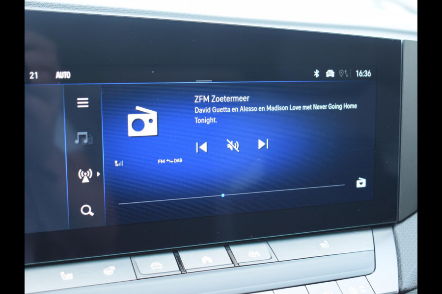 Opel Astra Sports Tourer 1.2 Turbo Hybrid Business Edition Opel Astra Sports Tourer 1.2 Turbo Hybrid Business Edition