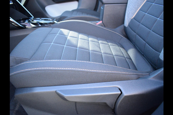 Citroën C3 Aircross 1.2 Hybrid 145pk Plus | Camera + sensoren | Carplay | Klimaat control | Cruisecontrol Citroën C3 Aircross 1.2 Hybrid 145pk Plus | Camera + sensoren | Carplay | Klimaat control | Cruisecontrol