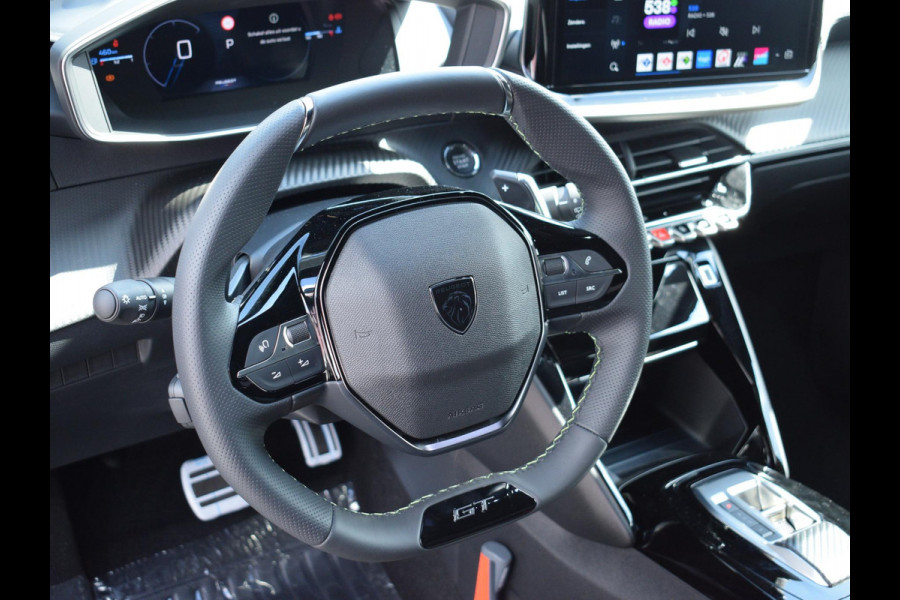 Peugeot 2008 1.2 Hybrid 136 GT | Stoelverwarming | Parkeersensoren + camera V + A | Navigatie | Massage stoelen