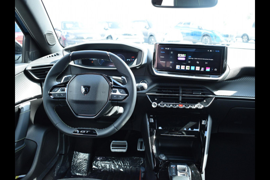 Peugeot 2008 1.2 Hybrid 136 GT | Stoelverwarming | Parkeersensoren + camera V + A | Navigatie | Massage stoelen