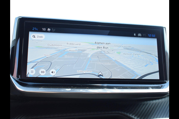 Peugeot 2008 1.2 Hybrid 136 GT | Stoelverwarming | Parkeersensoren + camera V + A | Navigatie | Massage stoelen