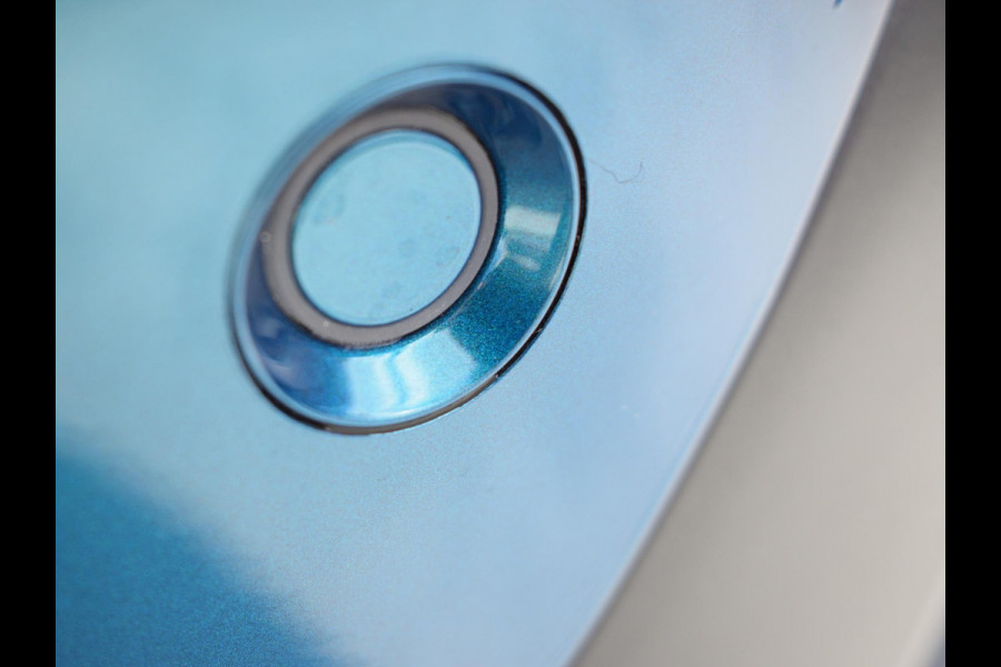 Peugeot 2008 1.2 Hybrid 136 GT | Stoelverwarming | Parkeersensoren + camera V + A | Navigatie | Massage stoelen