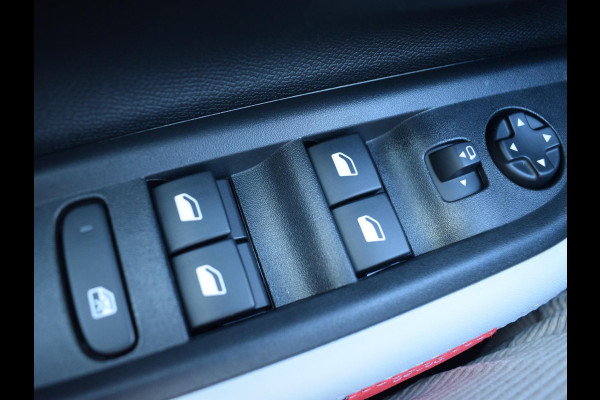 Citroën C3 1.2 Hybrid 110pk Max | NAVIGATIE & CARPLAY | ACHTERUITRIJCAMERA MET SENSOREN | E.C.C. Citroën C3 1.2 Hybrid 110pk Max | NAVIGATIE & CARPLAY | ACHTERUITRIJCAMERA MET SENSOREN | E.C.C.