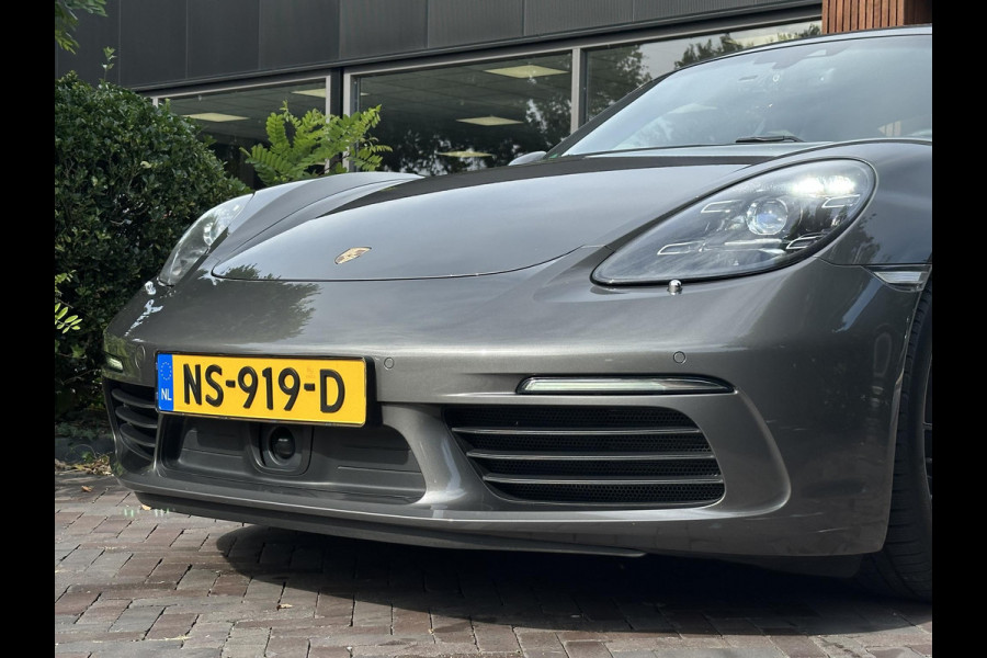 Porsche 718 Cayman 2.0 Sportchrono Adapt. Cruise BOSE Stuurverw. CarPlay Keyless LED 20”LM Agaatgrijs