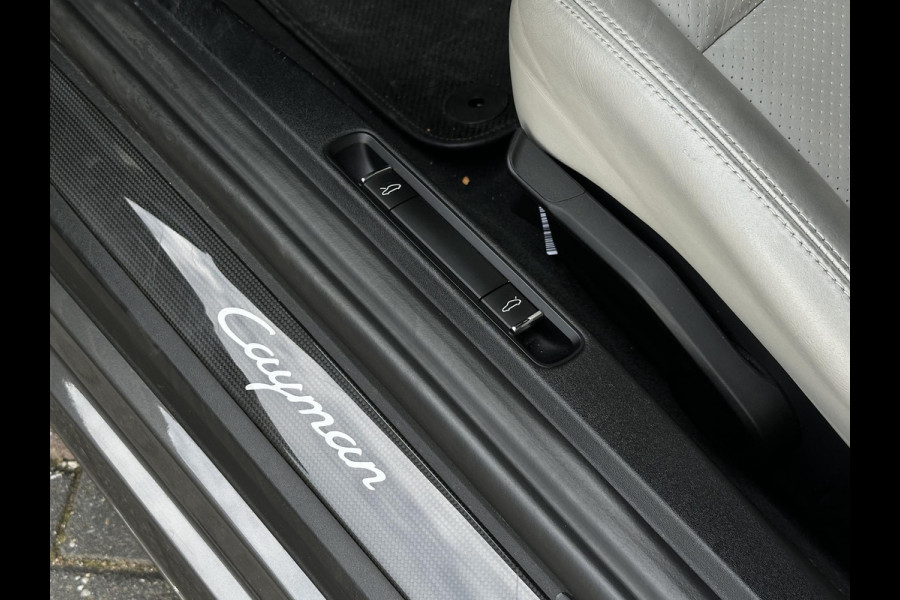 Porsche 718 Cayman 2.0 Sportchrono Adapt. Cruise BOSE Stuurverw. CarPlay Keyless LED 20”LM Agaatgrijs