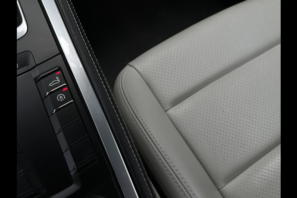 Porsche 718 Cayman 2.0 Sportchrono Adapt. Cruise BOSE Stuurverw. CarPlay Keyless LED 20”LM Agaatgrijs