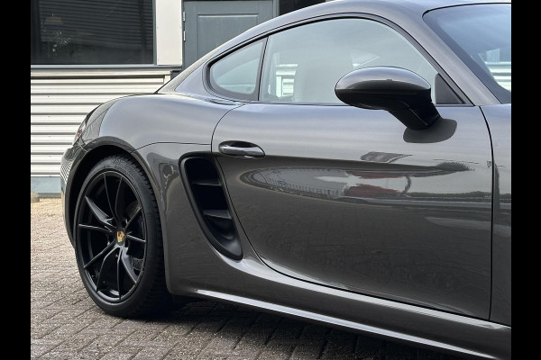Porsche 718 Cayman 2.0 Sportchrono Adapt. Cruise BOSE Stuurverw. CarPlay Keyless LED 20”LM Agaatgrijs
