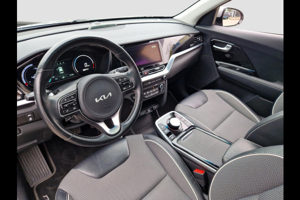 Kia e-Niro DynamicPlusLine 64 kWh | Open dak | Stoelverwarming | Key-Less | LED |