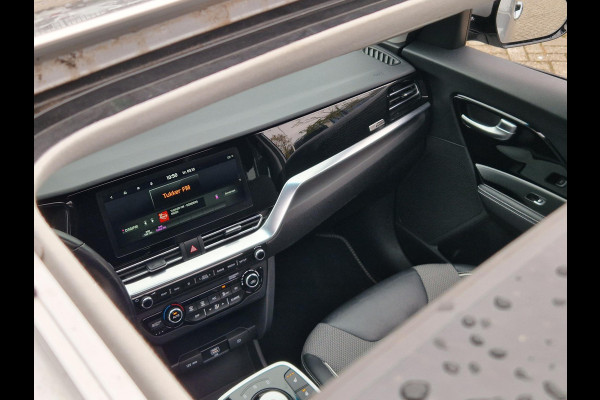 Kia e-Niro DynamicPlusLine 64 kWh | Open dak | Stoelverwarming | Key-Less | LED |
