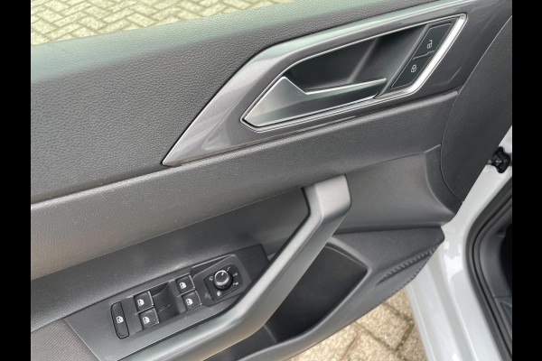 Volkswagen Polo 1.0 TSI Highline | digitaal cockpit | pdc voor en achter | lmv 17"
