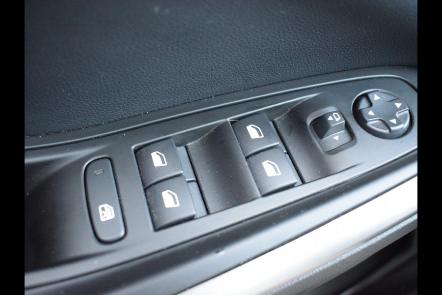 Opel Grandland 1.2 Turbo Level 2 130 PK | AUTOMAAT | ACHTERUITRIJCAMERA | CARPLAY | WINTERPAKKET | ALL SEASON BANDEN | 25.048 KM Opel Grandland 1.2 Turbo Level 2 130 PK | AUTOMAAT | ACHTERUITRIJCAMERA | CARPLAY | WINTERPAKKET | ALL SEASON BANDEN | 25.048 KM