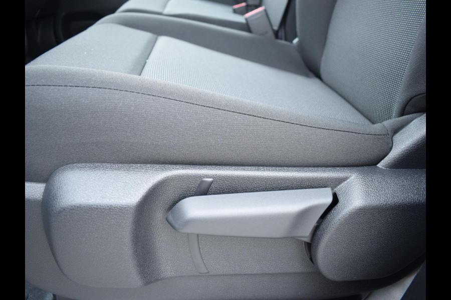 Peugeot e-Expert L3 75 kWh 3 ZITS | 0% RENTE | NAVI & APPLE CARPLAY | CAMERA | PARKEERSENSOREN VOOR & ACHTER | DODEHOEKWAARSCHUWING | COMFORT SCHEIDINGSWAND Peugeot e-Expert L3 75 kWh 3 ZITS | 0% RENTE | NAVI & APPLE CARPLAY | CAMERA | PARKEERSENSOREN VOOR & ACHTER | DODEHOEKWAARSCHUWING | COMFORT SCHEIDINGSWAND