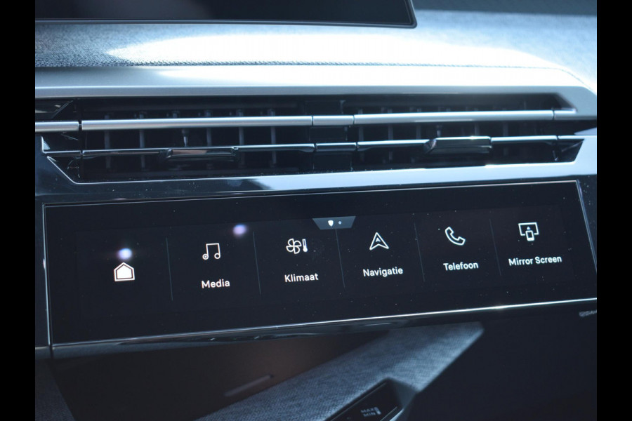 Peugeot E-3008 Allure Avantage 210 73 kWh | NAVIGATIE | CARPLAY | CAMERA MET SENSOREN | UIT VOORRAAD LEVERBAAR Peugeot E-3008 Allure Avantage 210 73 kWh | NAVIGATIE | CARPLAY | CAMERA MET SENSOREN | UIT VOORRAAD LEVERBAAR