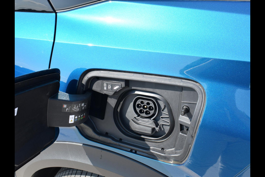 Peugeot E-3008 Allure Avantage 210 73 kWh | NAVIGATIE | CARPLAY | CAMERA MET SENSOREN | UIT VOORRAAD LEVERBAAR Peugeot E-3008 Allure Avantage 210 73 kWh | NAVIGATIE | CARPLAY | CAMERA MET SENSOREN | UIT VOORRAAD LEVERBAAR