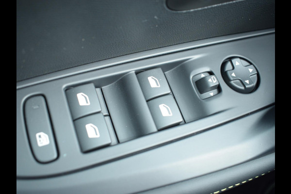 Peugeot e-208 EV GT Avantage 51 kWh NAVI + CARPLAY | ACHTERUITRIJCAMERA MET SENSOREN | E.C.C. | UIT VOORRAAD LEVERBAAR