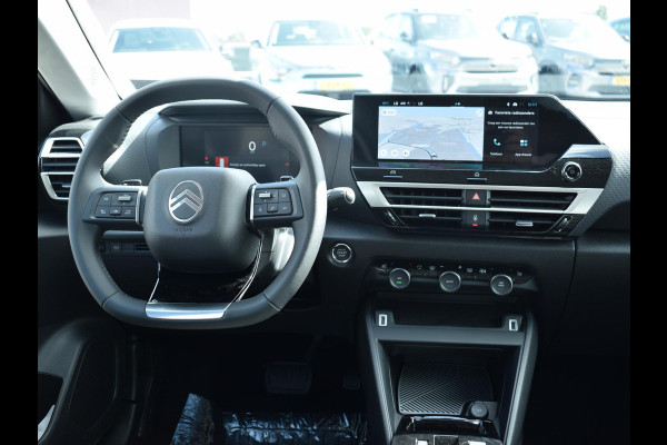Citroën C4 1.2 Hybrid 145pk Collection CAMERA MET SENSOREN | NAVI & CARPLAY | E.C.C. | STOELVERWARMING | UIT VOORRAAD LEVERBAAR Citroën C4 1.2 Hybrid 145pk Collection CAMERA MET SENSOREN | NAVI & CARPLAY | E.C.C. | STOELVERWARMING | UIT VOORRAAD LEVERBAAR
