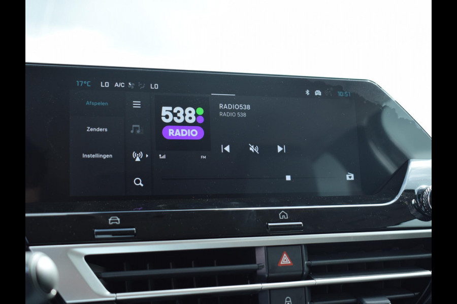 Citroën C4 1.2 Hybrid 145pk Collection CAMERA MET SENSOREN | NAVI & CARPLAY | E.C.C. | STOELVERWARMING | UIT VOORRAAD LEVERBAAR Citroën C4 1.2 Hybrid 145pk Collection CAMERA MET SENSOREN | NAVI & CARPLAY | E.C.C. | STOELVERWARMING | UIT VOORRAAD LEVERBAAR