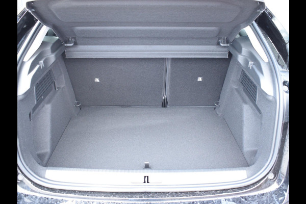 Citroën C4 1.2 Hybrid 145pk Collection CAMERA MET SENSOREN | NAVI & CARPLAY | E.C.C. | STOELVERWARMING | UIT VOORRAAD LEVERBAAR Citroën C4 1.2 Hybrid 145pk Collection CAMERA MET SENSOREN | NAVI & CARPLAY | E.C.C. | STOELVERWARMING | UIT VOORRAAD LEVERBAAR