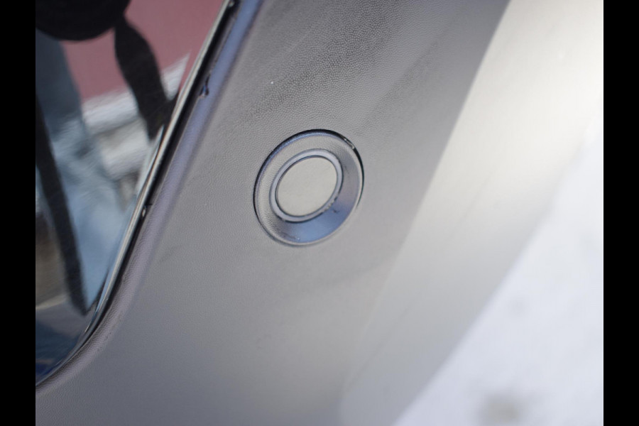 Citroën C4 1.2 Hybrid 145pk Collection CAMERA MET SENSOREN | NAVI & CARPLAY | E.C.C. | STOELVERWARMING | UIT VOORRAAD LEVERBAAR Citroën C4 1.2 Hybrid 145pk Collection CAMERA MET SENSOREN | NAVI & CARPLAY | E.C.C. | STOELVERWARMING | UIT VOORRAAD LEVERBAAR